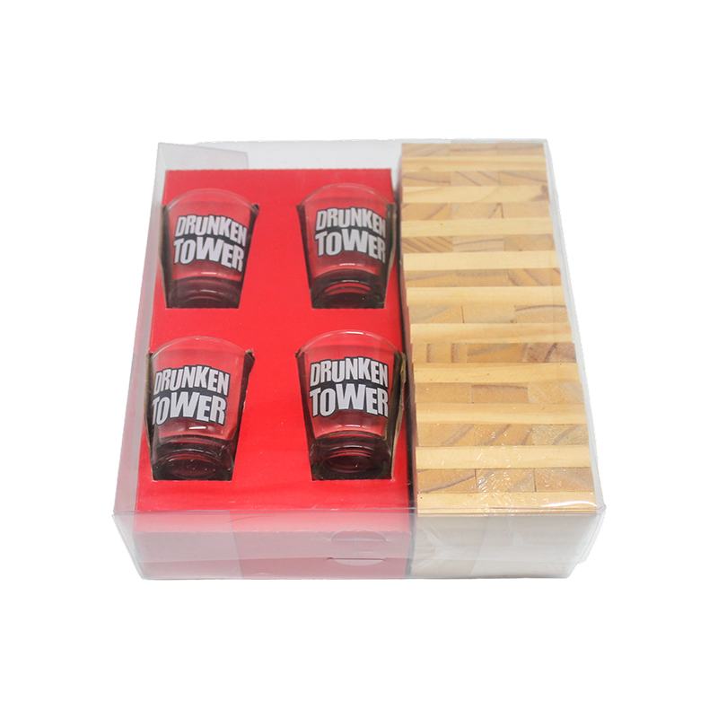 Trink-Jenga-Set aus Holz mit Schnapsgläsern