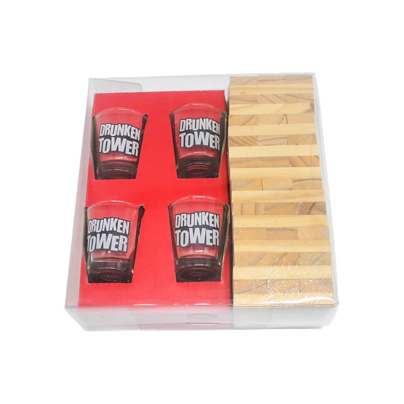 Trink-Jenga-Set aus Holz mit Schnapsgläsern