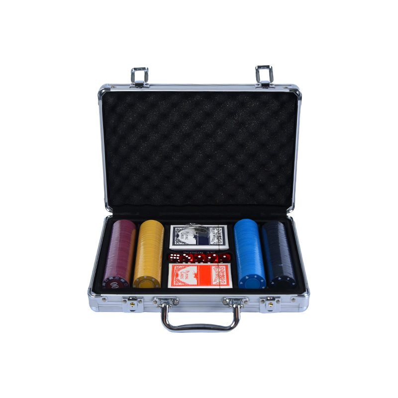 Schwarzes strukturiertes Poker-Chip-Set-Gehäuse aus Aluminium mit Zubehör