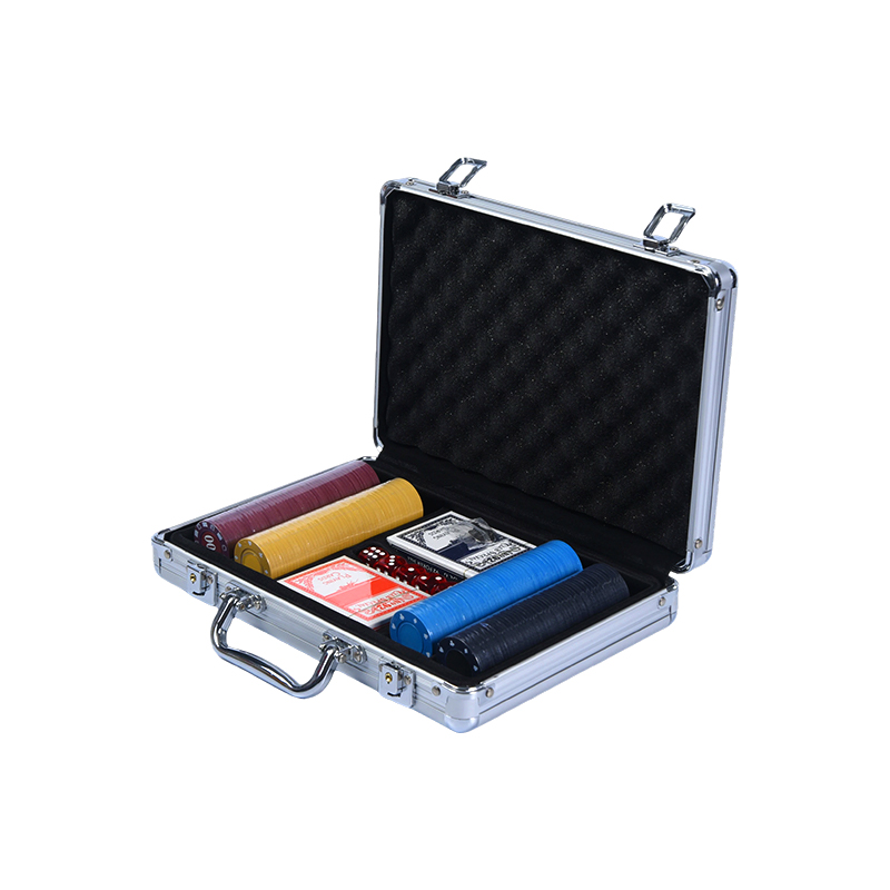 Schwarzes strukturiertes Poker-Chip-Set-Gehäuse aus Aluminium mit Zubehör