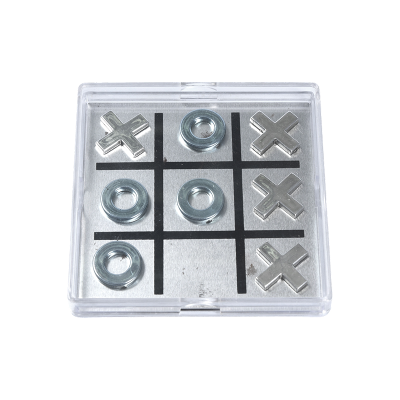 Magnetisches Tic-Tac-Toe-Set aus Metall in klarem Acrylgehäuse