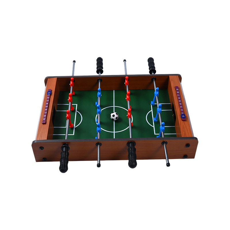 Klassischer Tischfußballtisch aus Holz – Kompaktes Desktop-Spiel mit lebendigen Spielern und Punktezählern